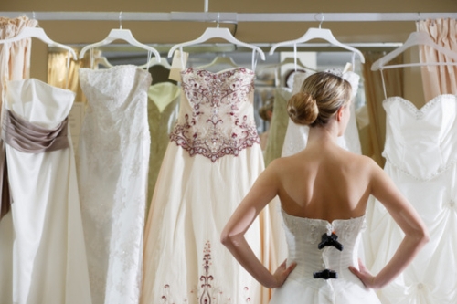 كيف تختارين فستان الزفاف في الربيع