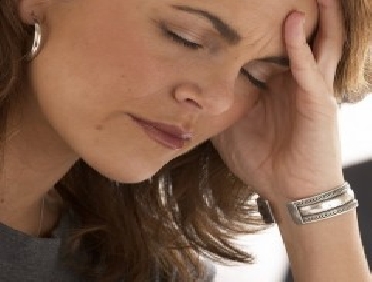 الصداع النصفي قد يزيد فرص الإصابة بنوبات الإكتئاب