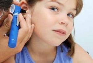 إقتراحات لتسكين اوجاع الأذن عند الأطفال