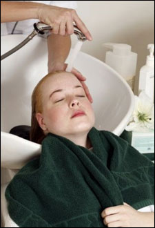 نصائح لغسل الشعر الطويل بطريقة صحيحة