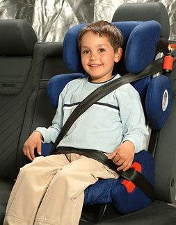 جلوس الأطفال في المقعد الخلفي أكثر أماناً – لا تجلسي أطفالك في المقعد الأمامي للسيارة
