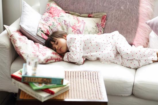 كيف تساعدين طفلك لأخذ قسط كافٍ من النوم؟ – 10 خطوات لتنظيم نوم طفلك!