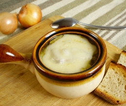حساء البصل مع الجبنة