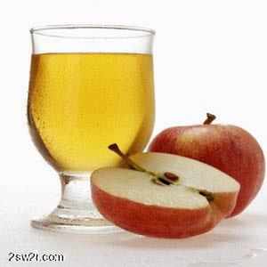 عصير التفاح و الفراولة
